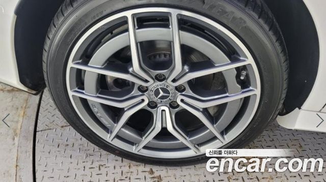 Mercedes-Benz E-Class 2023 — photo 17