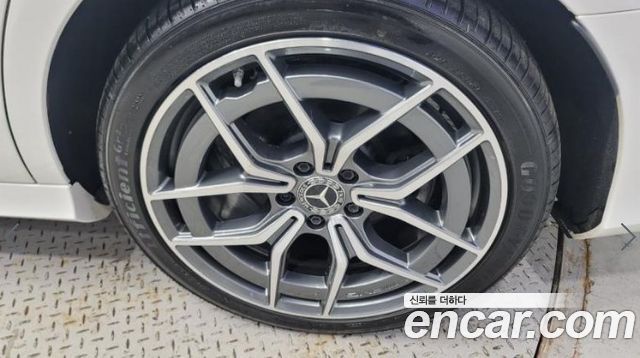 Mercedes-Benz E-Class 2023 — photo 18