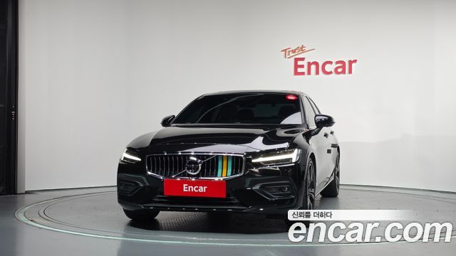 Volvo S60 2022 — photo 3