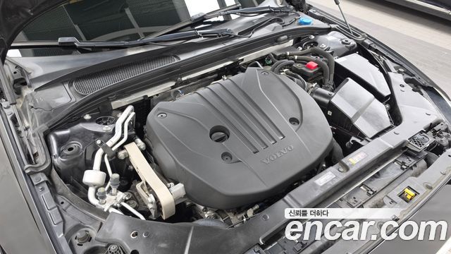 Volvo S60 2022 — photo 6