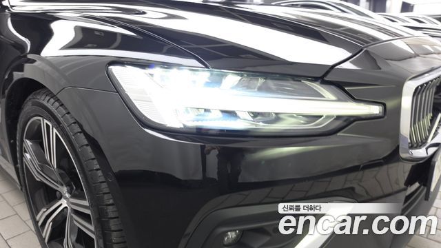 Volvo S60 2022 — photo 8