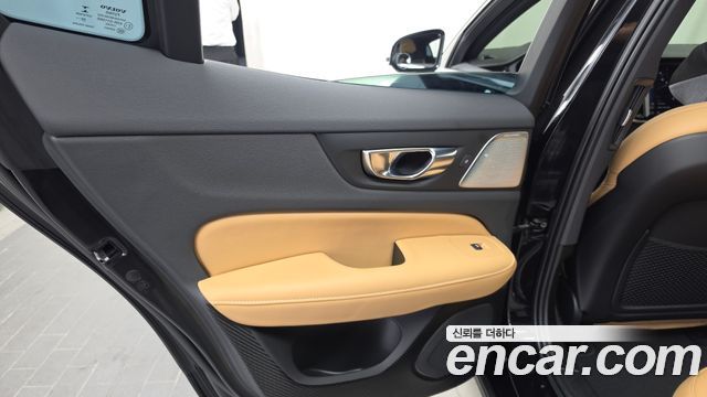 Volvo S60 2022 — photo 15