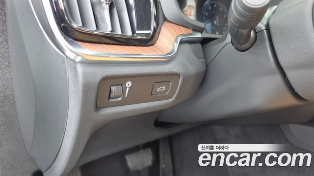 Volvo S60 2022 — photo 34