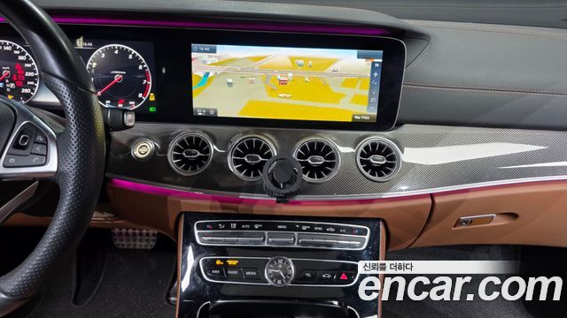 Mercedes-Benz E-Class 2017 — photo 14