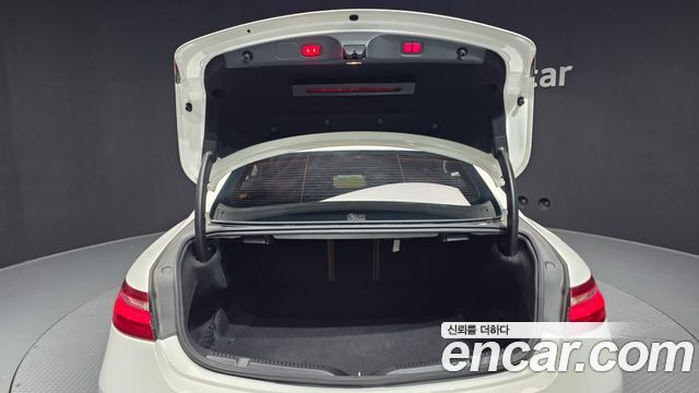 Mercedes-Benz E-Class 2017 — photo 20