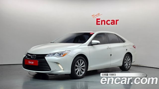 Toyota Camry 2017 — photo 1