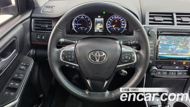 Toyota Camry 2017 — photo 13