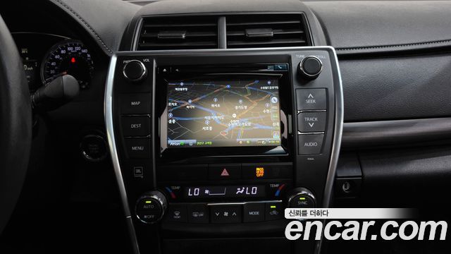 Toyota Camry 2017 — photo 14