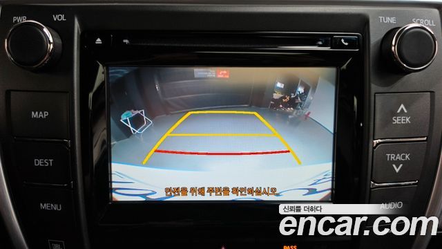 Toyota Camry 2017 — photo 15