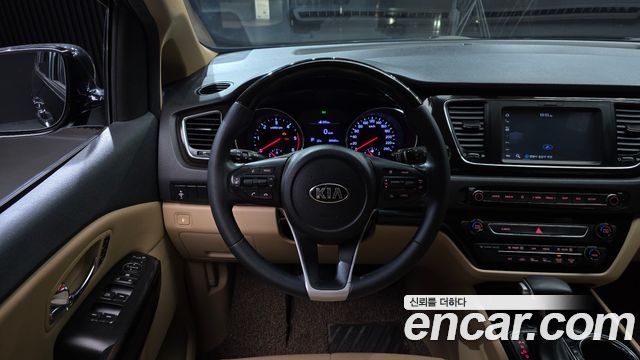 Kia Canival 2020 — photo 13