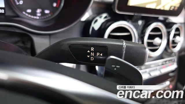 Mercedes-Benz C-Class 2018 — photo 12