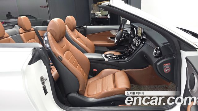 Mercedes-Benz C-Class 2018 — photo 17