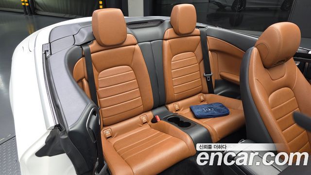 Mercedes-Benz C-Class 2018 — photo 18