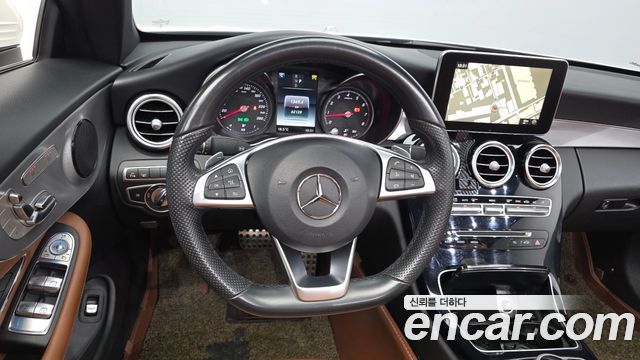 Mercedes-Benz C-Class 2018 — photo 19
