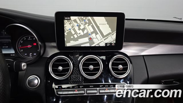 Mercedes-Benz C-Class 2018 — photo 21