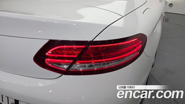 Mercedes-Benz C-Class 2018 — photo 9