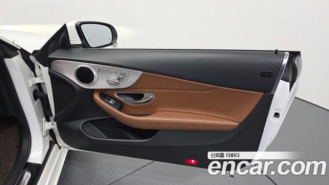 Mercedes-Benz C-Class 2018 — photo 14