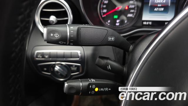 Mercedes-Benz C-Class 2018 — photo 28