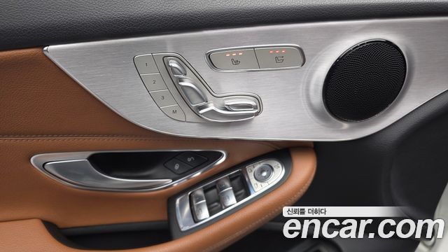 Mercedes-Benz C-Class 2018 — photo 30
