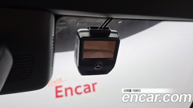 Mercedes-Benz C-Class 2018 — photo 32