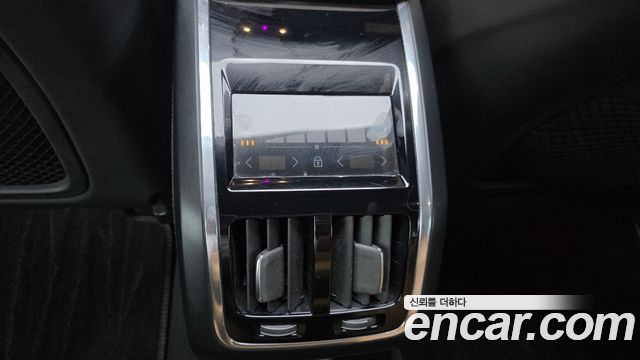 Volvo S90 2021 — photo 31