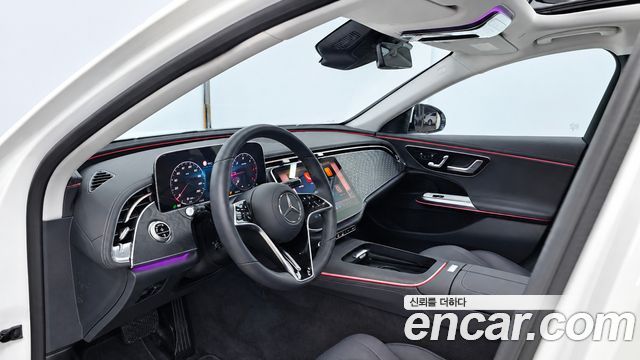 Mercedes-Benz E-Class 2026 — photo 9