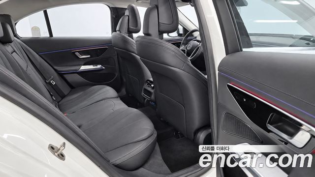 Mercedes-Benz E-Class 2026 — photo 10