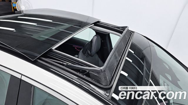 Mercedes-Benz E-Class 2026 — photo 12