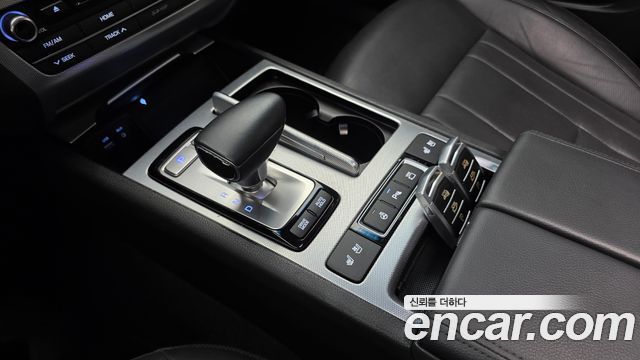 Genesis G80 2018 — photo 12
