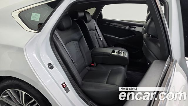 Genesis G80 2018 — photo 17