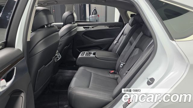 Genesis G80 2018 — photo 18