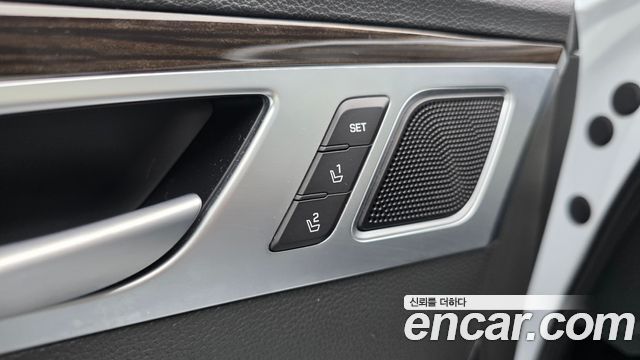 Genesis G80 2018 — photo 25