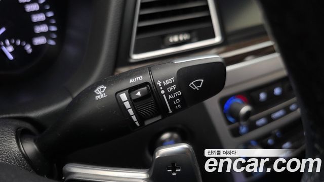 Genesis G80 2018 — photo 27