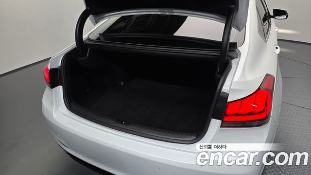 Genesis G80 2018 — photo 35