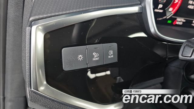 Audi Q3 2025 — photo 26