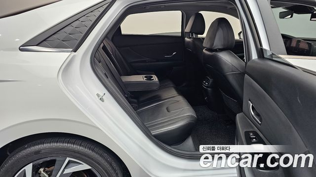 Hyundai AVANTE 2024 — photo 17