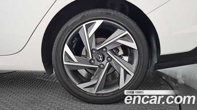 Hyundai AVANTE 2024 — photo 7