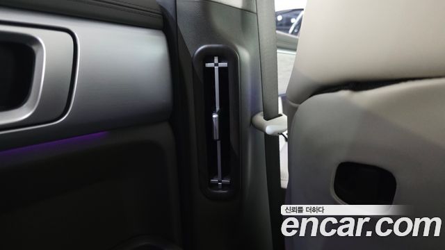 Hyundai Santafe 2025 — photo 31