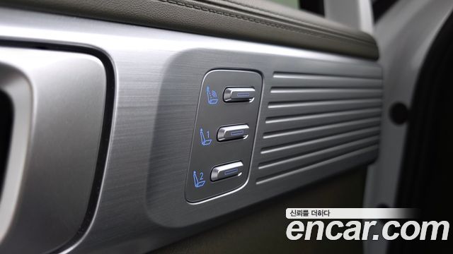 Hyundai Santafe 2025 — photo 32