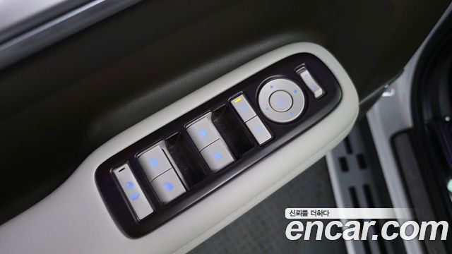 Hyundai Santafe 2025 — photo 38