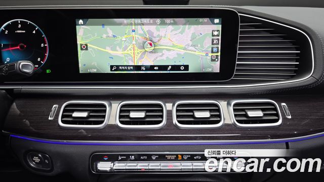 Mercedes-Benz GLE-Class 2022 — photo 19