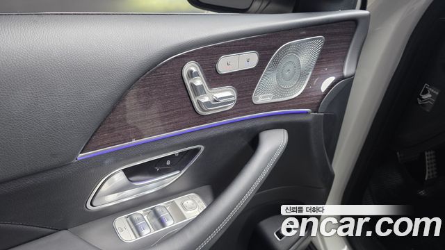 Mercedes-Benz GLE-Class 2022 — photo 24
