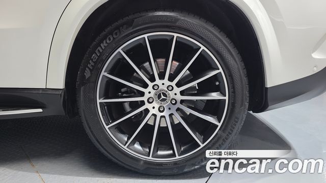 Mercedes-Benz GLE-Class 2022 — photo 7