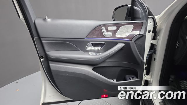 Mercedes-Benz GLE-Class 2022 — photo 14