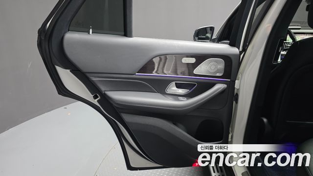 Mercedes-Benz GLE-Class 2022 — photo 15