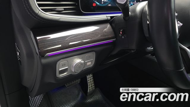 Mercedes-Benz GLE-Class 2022 — photo 27
