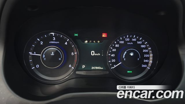 Hyundai Grandeur 2015 — photo 11