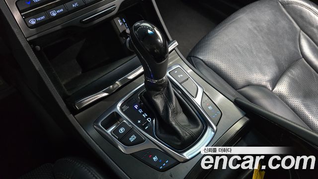 Hyundai Grandeur 2015 — photo 12