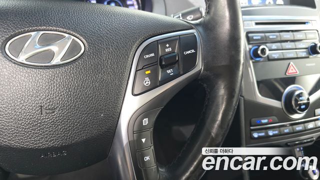 Hyundai Grandeur 2015 — photo 22