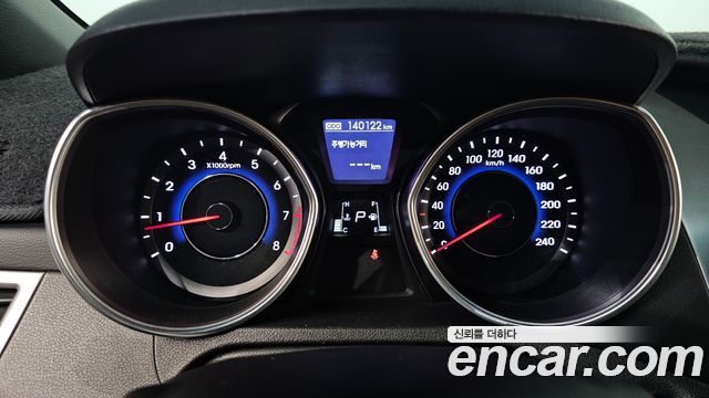 Hyundai AVANTE 2013 — photo 11